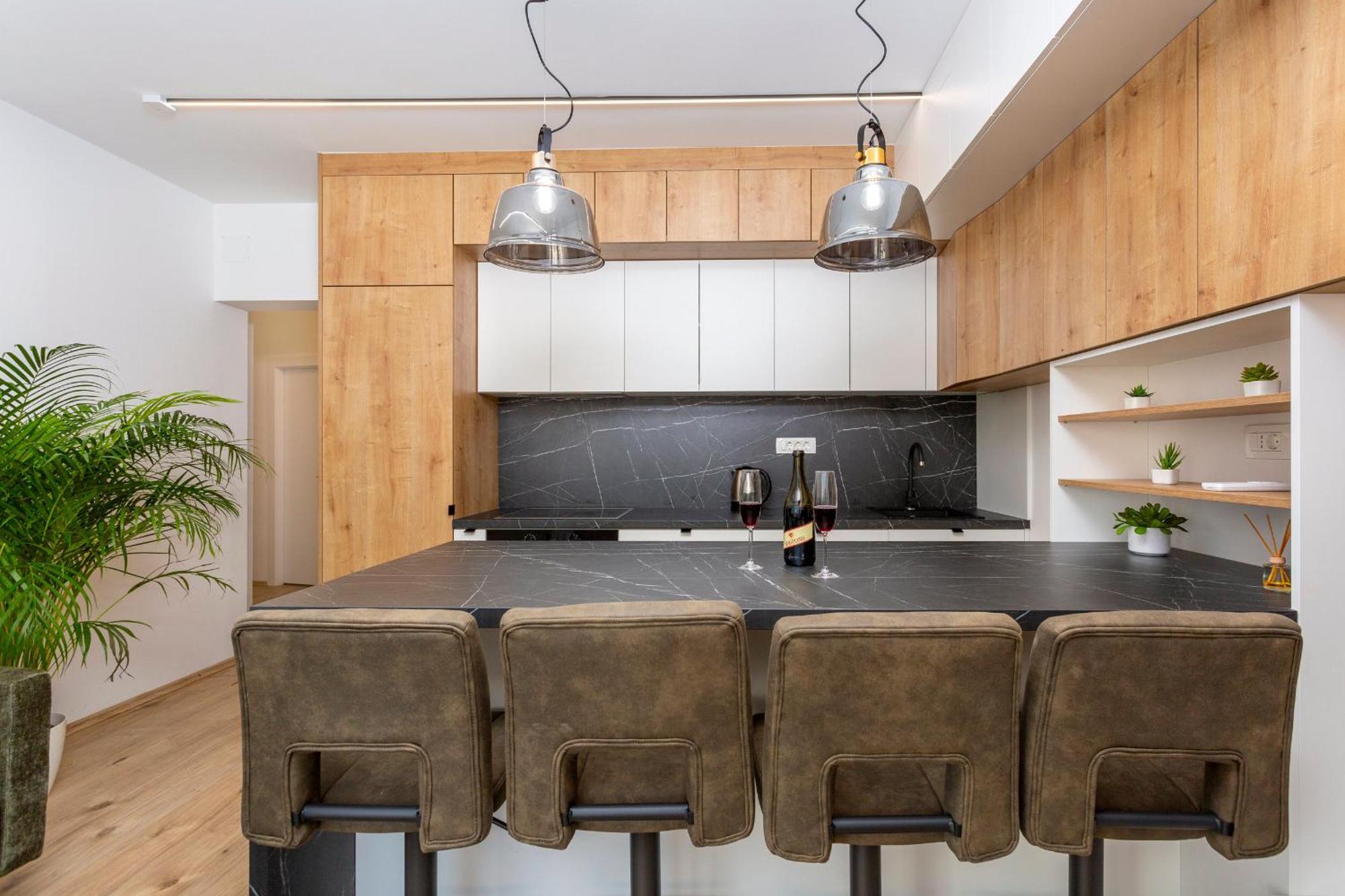 Brand New Close To The Beach, Center And Of - Karlo